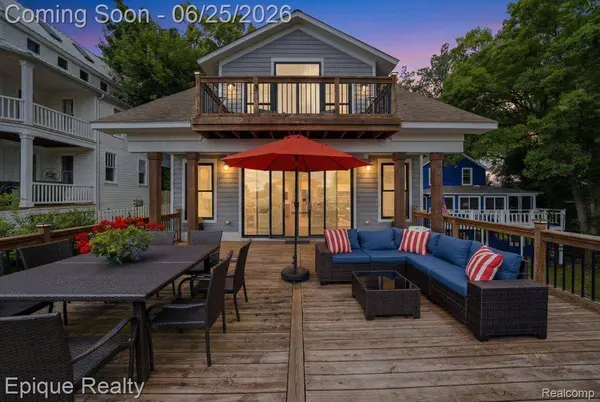 114 Bellevue AVE, Lake Orion Village, MI 48362