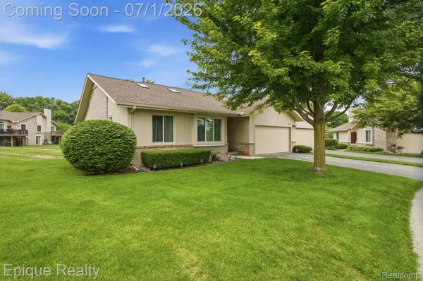 1982 Valley LN, Orion Charter Township, MI 48360