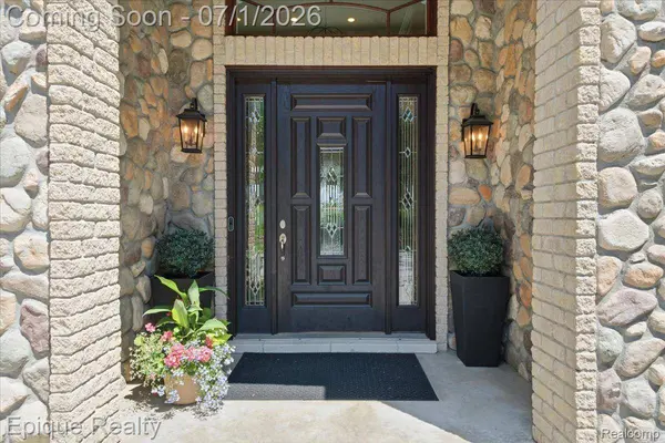 4312 Sashabaw RD, Waterford Charter Township, MI 48329