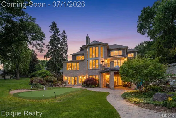 4312 Sashabaw RD, Waterford Charter Township, MI 48329
