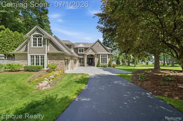 4312 Sashabaw RD, Waterford Charter Township, MI 48329