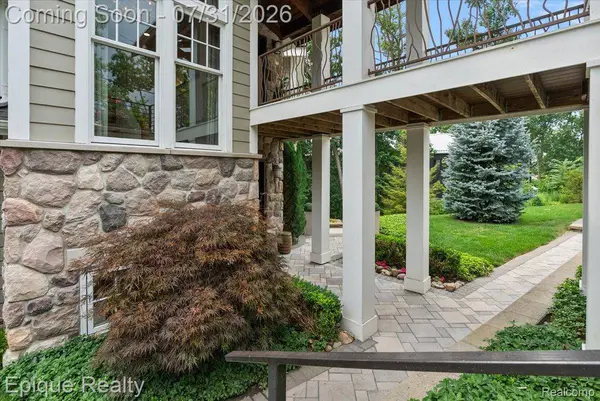 791 Central DR, Lake Orion Village, MI 48362