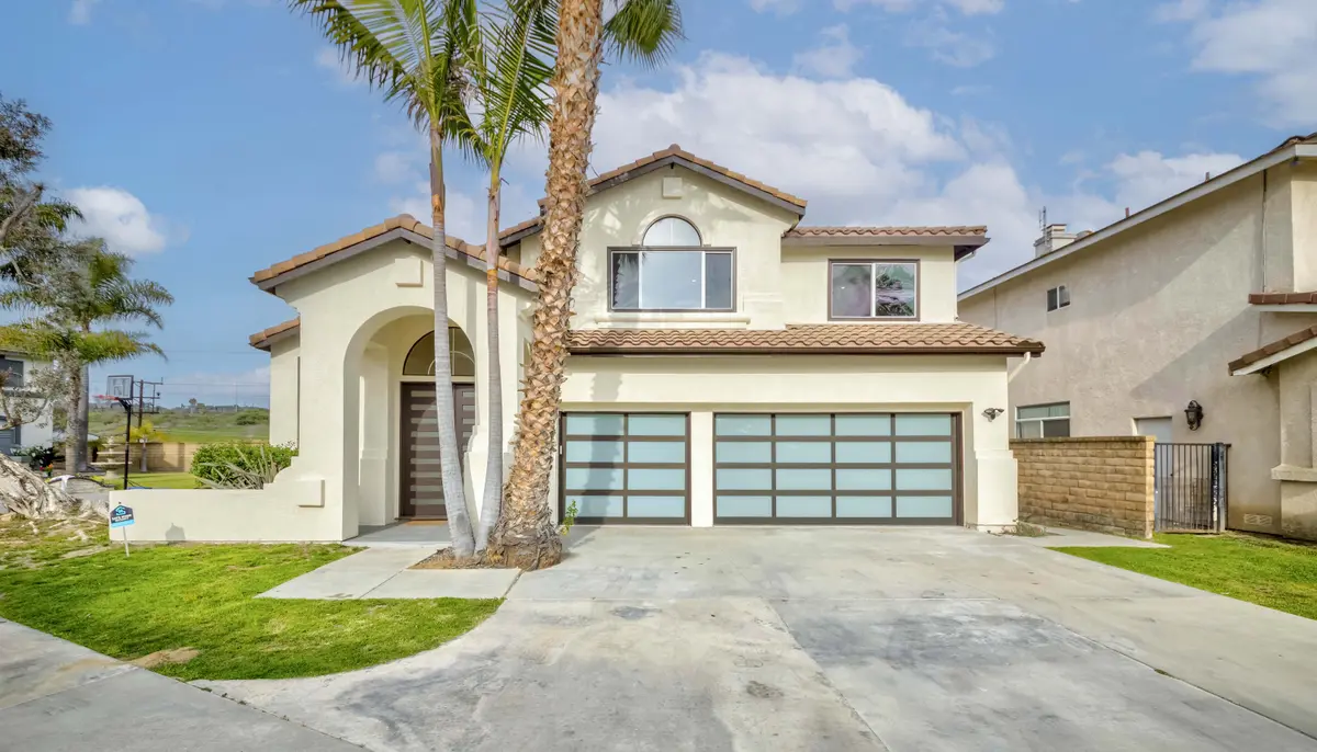 5338 S Chariton Ave, Los Angeles, CA 90056-1353