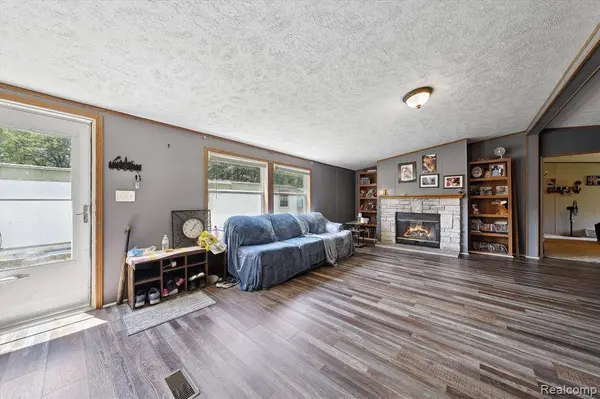 142 Cherry lane E Cherry lane Lane, Van Buren Twp, MI 48111