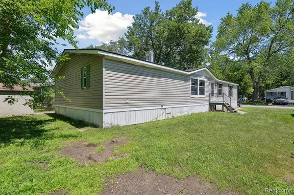 142 Cherry lane E Cherry lane Lane, Van Buren Twp, MI 48111