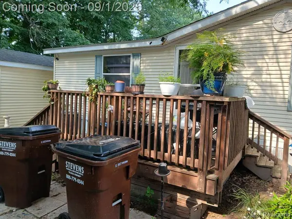 75 Carmell, Van Buren Twp, MI 48111