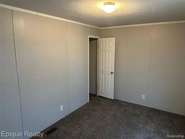 11 Legrand Street, Howell, MI 48843