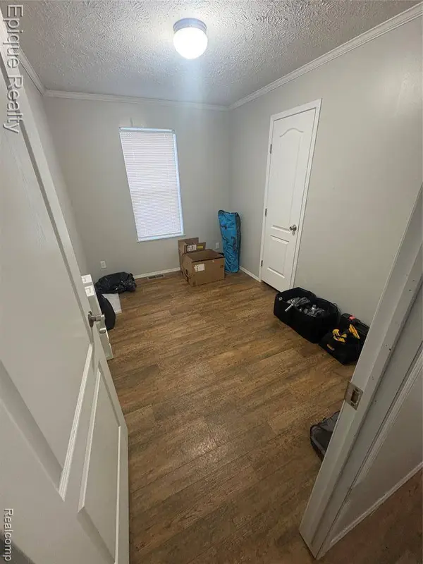 16031 Beech Daly Road, Taylor, MI 48180