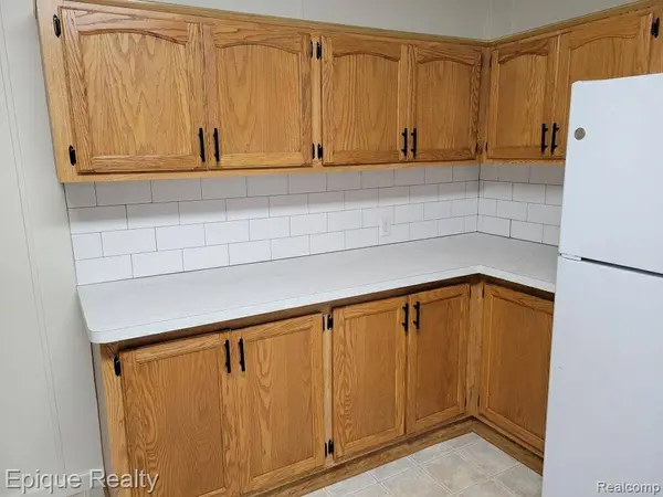 271 Lovell CT, Flushing, MI 48433