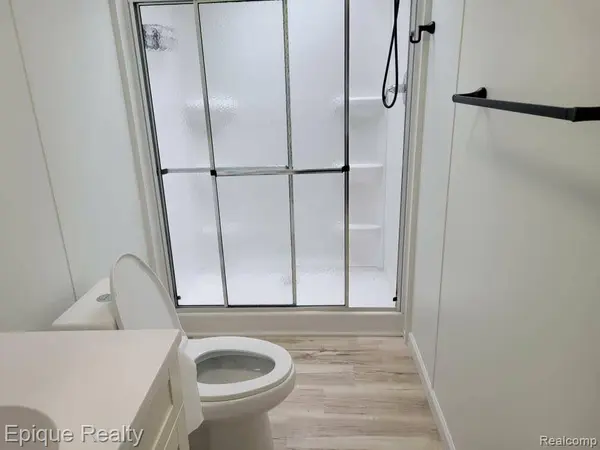 271 Lovell CT, Flushing, MI 48433