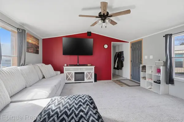 15317 Cartier DR, Clinton Charter Township, MI 48038