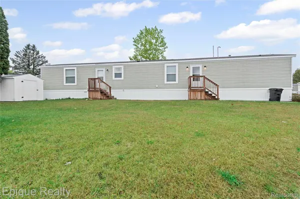 83 Elm AVE, Highland Charter Township, MI 48357