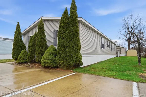 310 Greenwood, Wixom, MI 48393