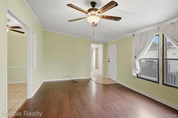135 Hunters Rill DR, Lapeercity_lapeer, MI 48446