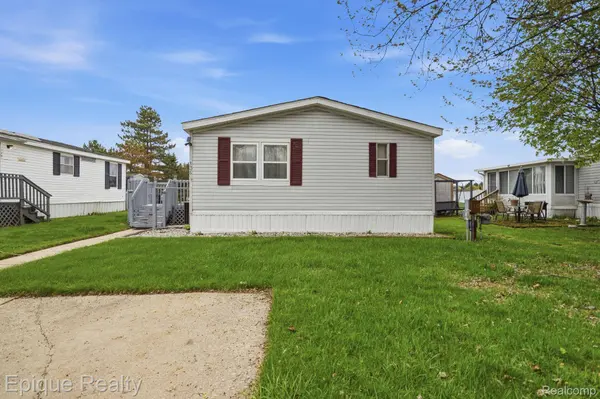 135 Hunters Rill DR, Lapeercity_lapeer, MI 48446