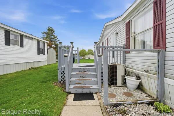 135 Hunters Rill DR, Lapeercity_lapeer, MI 48446