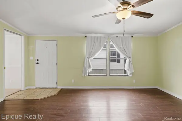 135 Hunters Rill DR, Lapeercity_lapeer, MI 48446