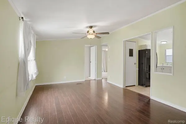 135 Hunters Rill DR, Lapeercity_lapeer, MI 48446