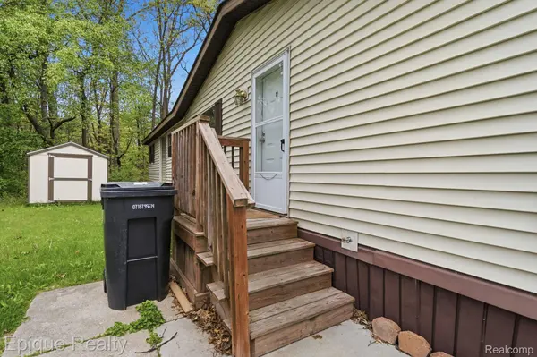 466 Turquoise DR, Northfield Township, MI 48189