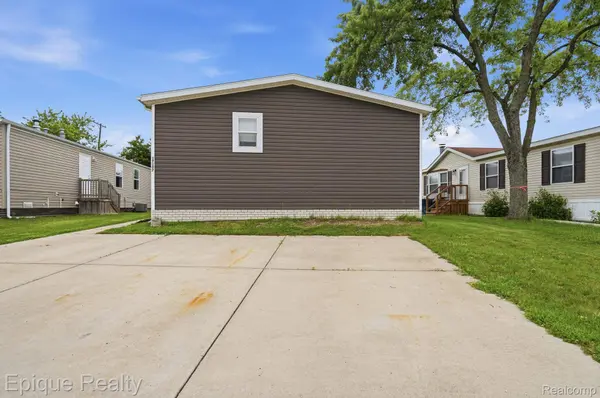 17107 Detroiter, Springfield Charter Township, MI 48350