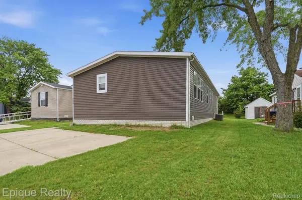 17107 Detroiter, Springfield Charter Township, MI 48350