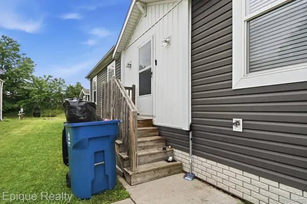 17107 Detroiter, Springfield Charter Township, MI 48350