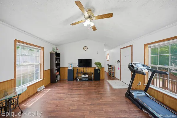 6255 Lake DR, Ypsilanti Charter Township, MI 48197