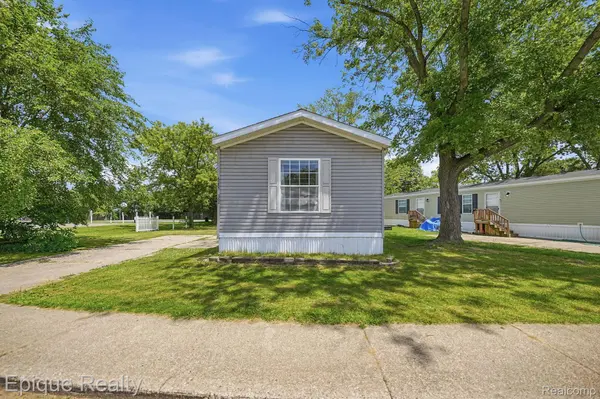 6255 Lake DR, Ypsilanti Charter Township, MI 48197