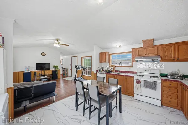 6255 Lake DR, Ypsilanti Charter Township, MI 48197