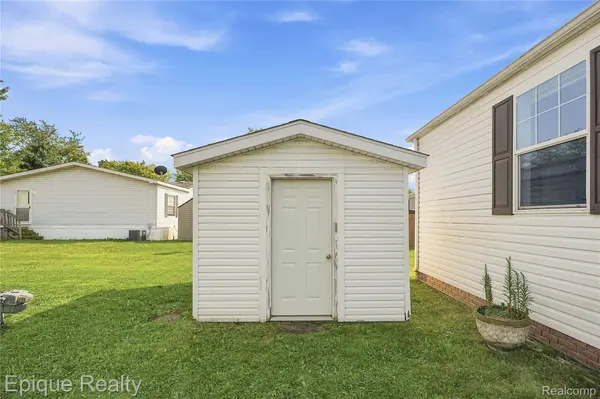 15346 Enchante, Clinton Charter Township, MI 48038