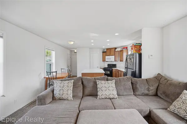 15346 Enchante, Clinton Charter Township, MI 48038