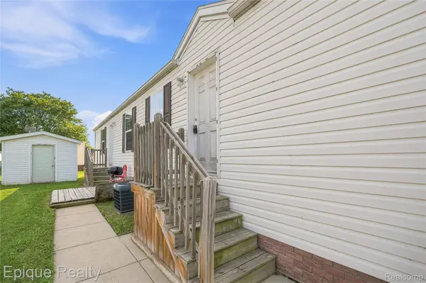 15346 Enchante, Clinton Charter Township, MI 48038
