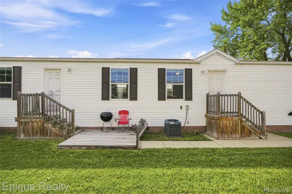 15346 Enchante, Clinton Charter Township, MI 48038