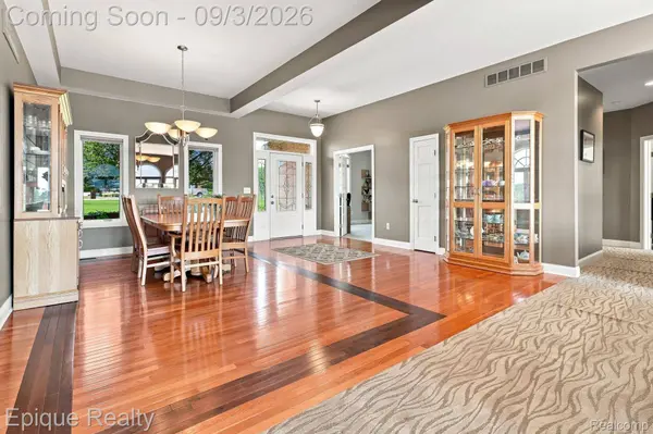 9217 Mirage Lake DR, York Charter Township, MI 48160