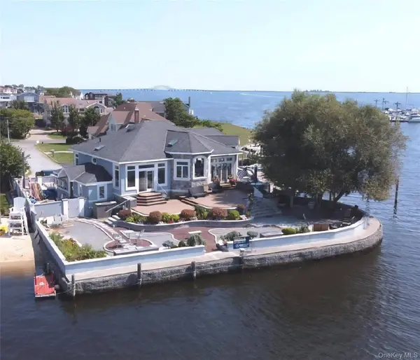 238 W Islip RD, West Islip, NY 11795