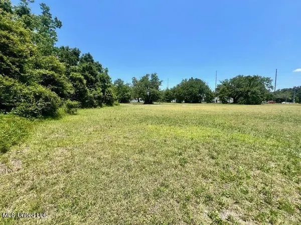 1851 Pass Road, Biloxi, MS 39531
