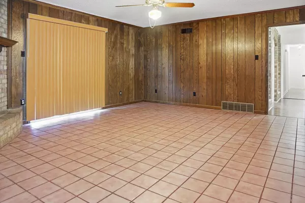 6294 SCARLETCREST LN, Memphis, TN 38115