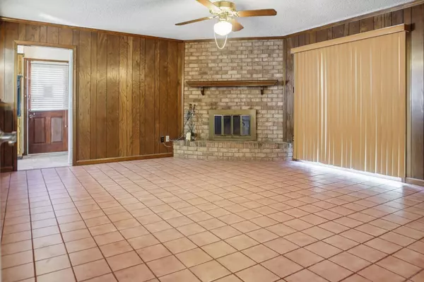 6294 SCARLETCREST LN, Memphis, TN 38115