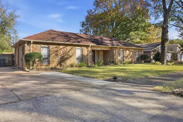 6294 SCARLETCREST LN, Memphis, TN 38115