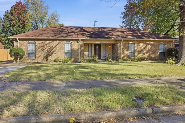 6294 SCARLETCREST LN, Memphis, TN 38115