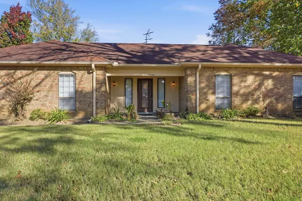 6294 SCARLETCREST LN, Memphis, TN 38115