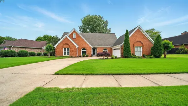 2458 CARROLLWOOD LN, Memphis, TN 38016