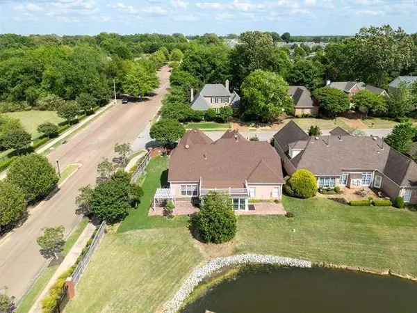 1646 FORSYTHE DR, Collierville, TN 38017