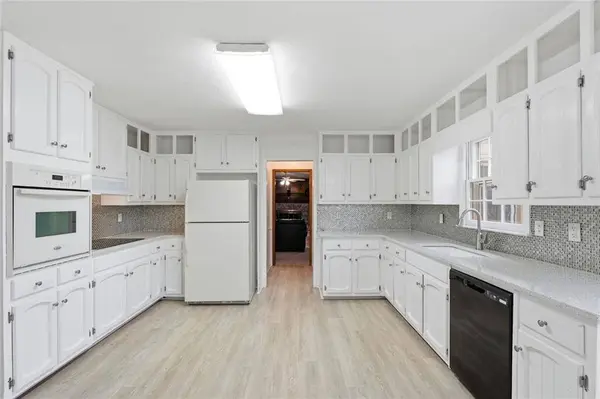 4803 Tomahawk CT SW, Lilburn, GA 30047