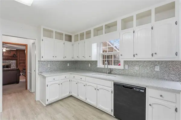 4803 Tomahawk CT SW, Lilburn, GA 30047