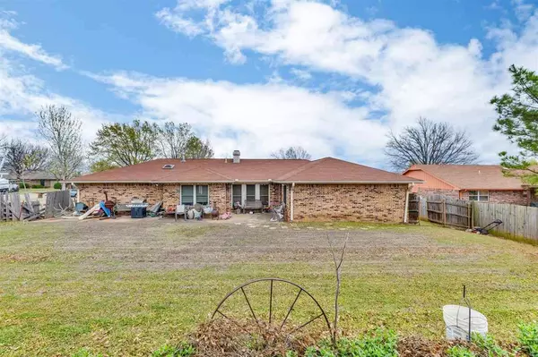 1324 S Mansfield Dr, Stillwater, OK 74074