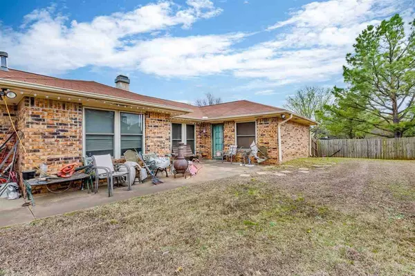 1324 S Mansfield Dr, Stillwater, OK 74074