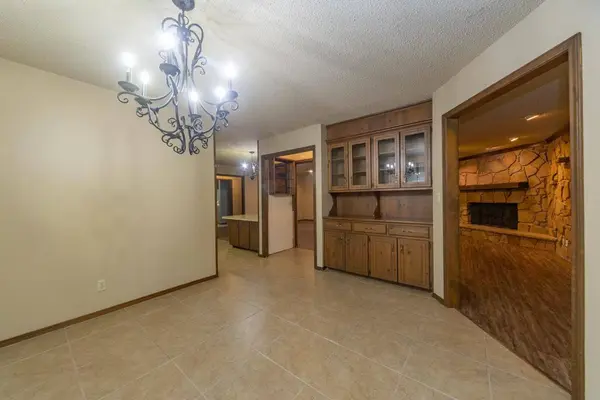 1011 Edgemoor Dr, Stillwater, OK 74074