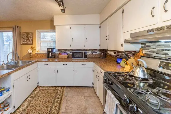 1232 E 3rd St, Cushing, OK 74023
