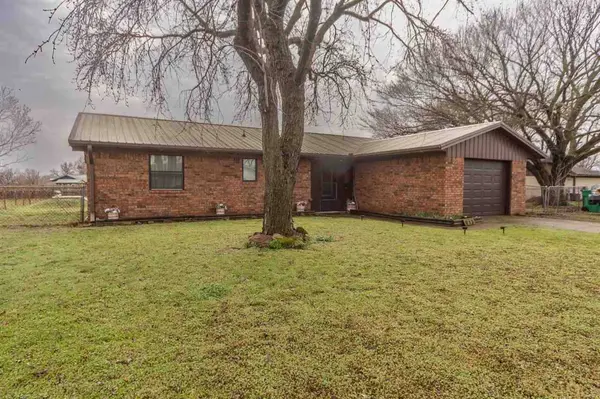 913 W Chickasaw Ln, Stillwater, OK 74075